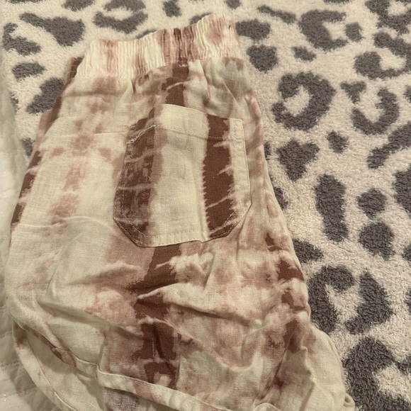 Shorts - Picture 2 of 3